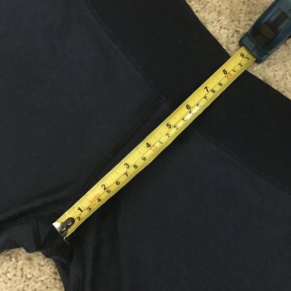 White-Capped Waves Cropped Yoga Pants - Picture 8 of 11